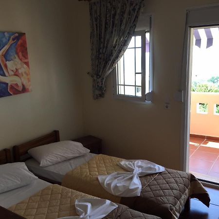 Toulipa Rooms Agia Ermioni Экстерьер фото