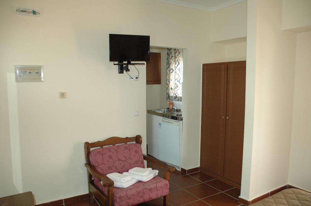 Toulipa Rooms Agia Ermioni Экстерьер фото